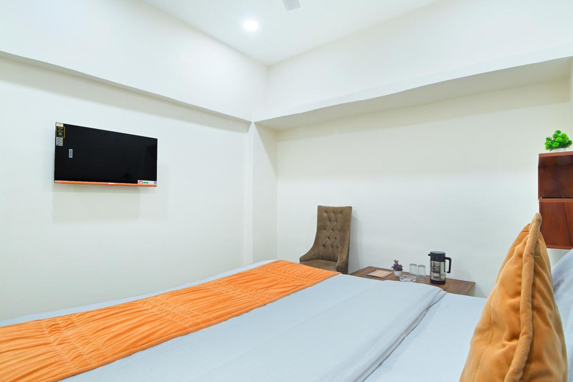Chowdhry Tourist Lodge - New Delhi Railway Station - 2 Minutes Walk Exterior foto