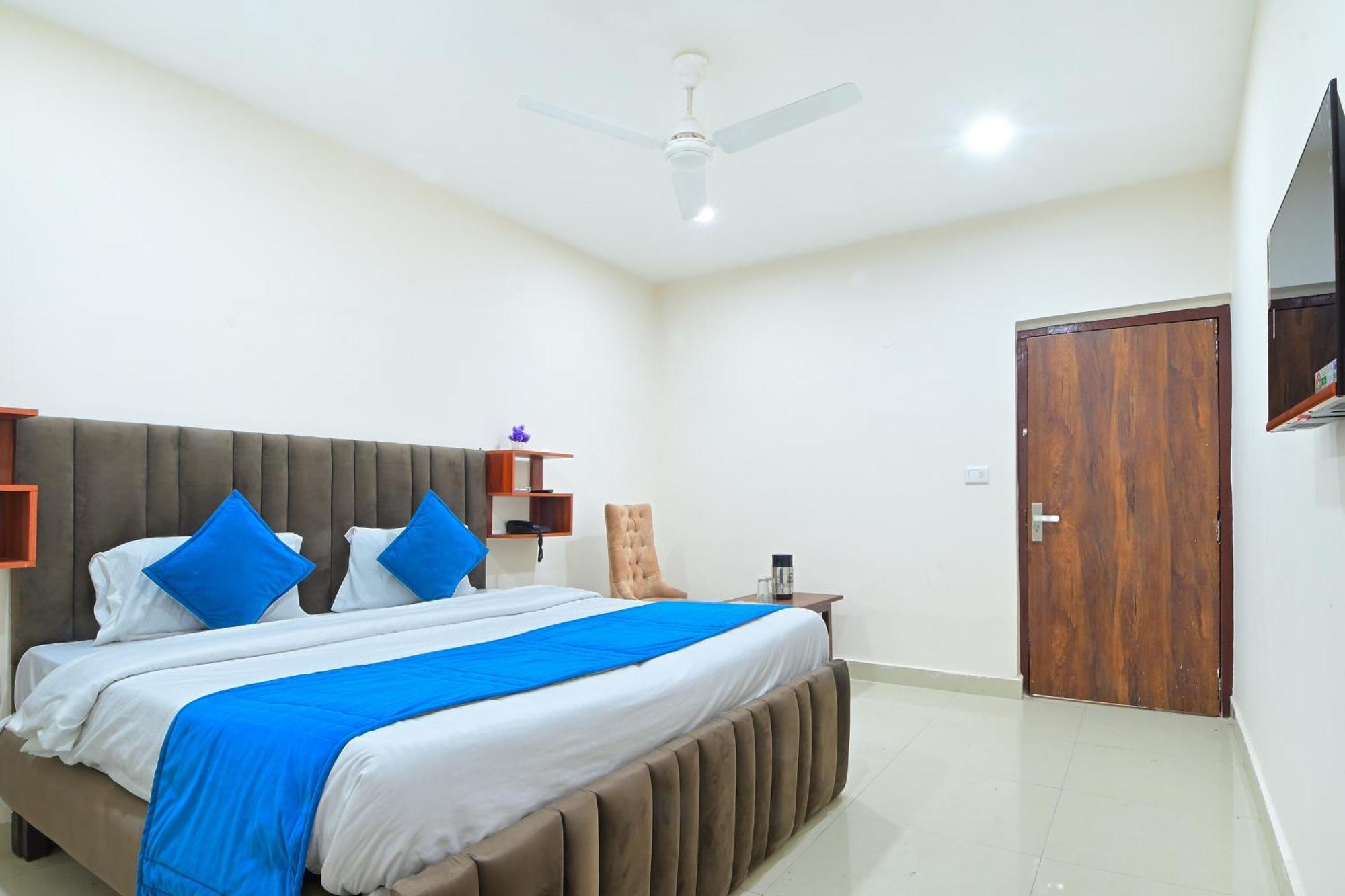 Chowdhry Tourist Lodge - New Delhi Railway Station - 2 Minutes Walk Exterior foto