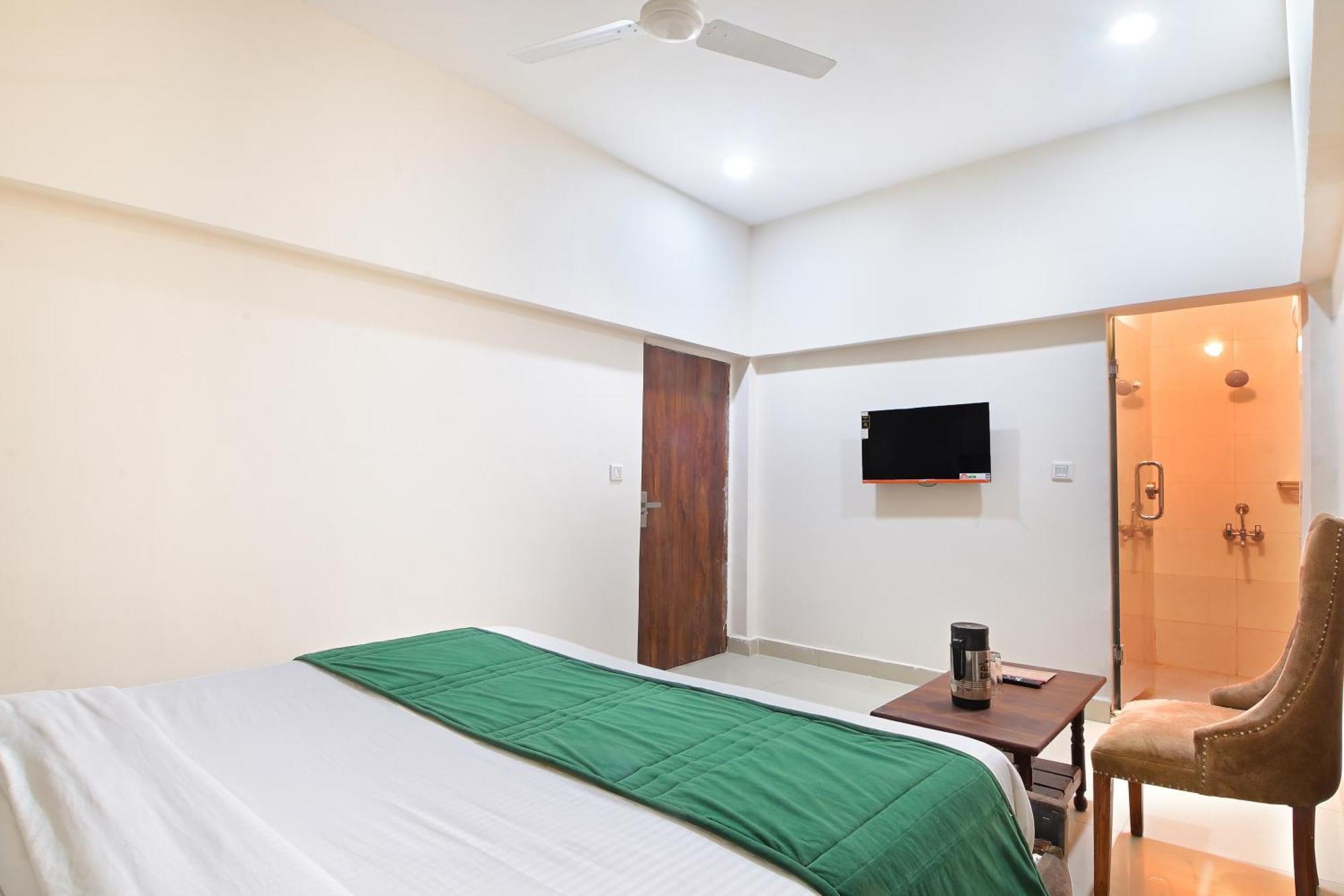 Chowdhry Tourist Lodge - New Delhi Railway Station - 2 Minutes Walk Exterior foto
