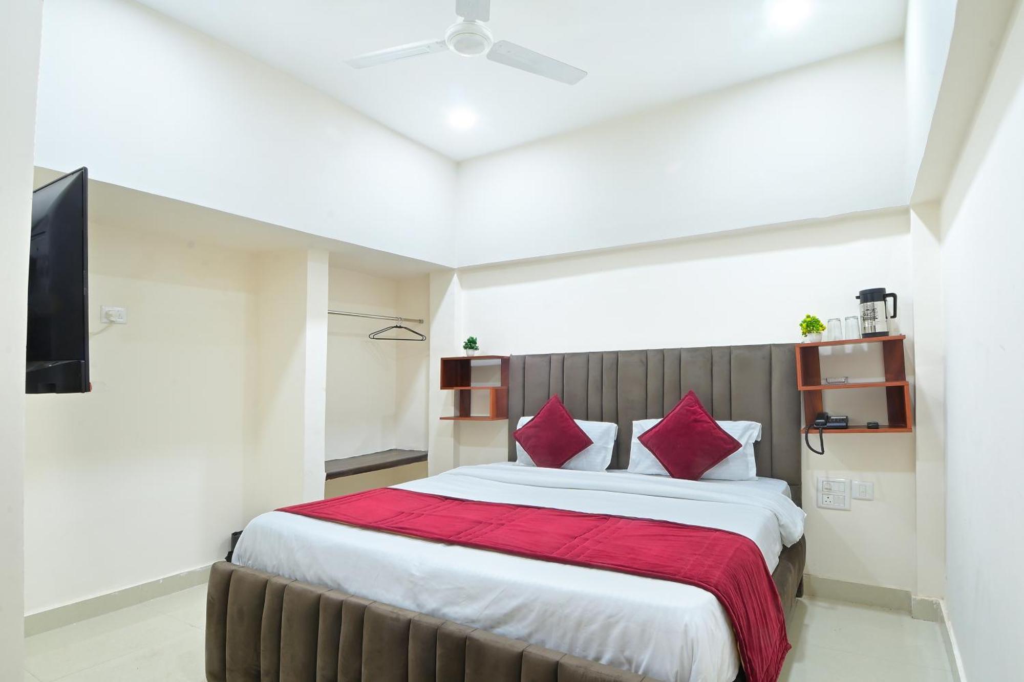 Chowdhry Tourist Lodge - New Delhi Railway Station - 2 Minutes Walk Exterior foto